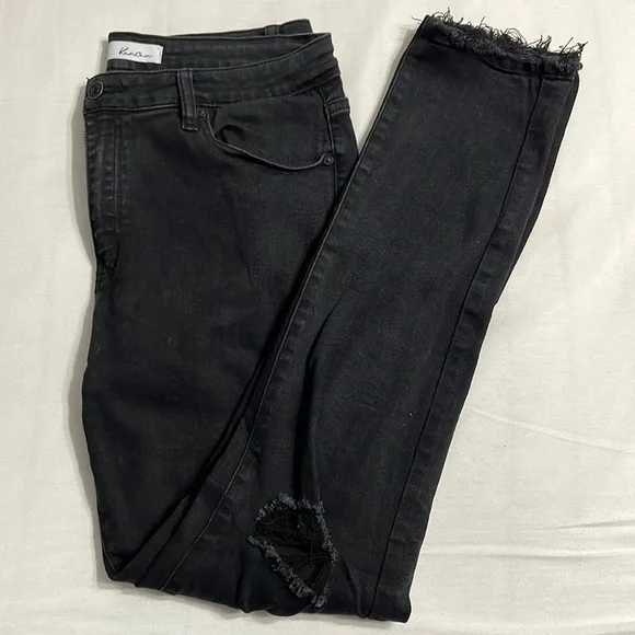 Black KanCan distressed skinny jeans - Picture 1 of 4